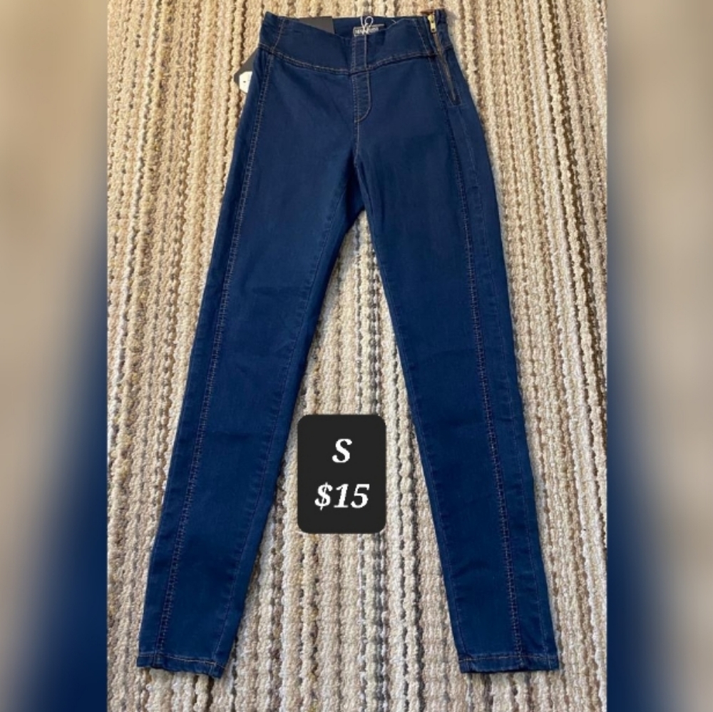 NEW - Jeans